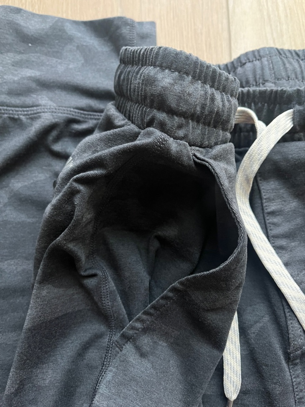 Vuori Men's Sunday Performance Jogger in Black Camo - Picture 6 of 9